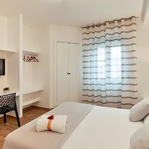Coral Bay Charming House Pensión